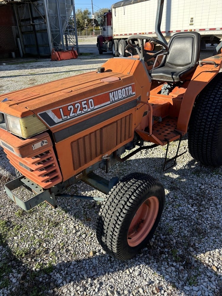 Kubota L225